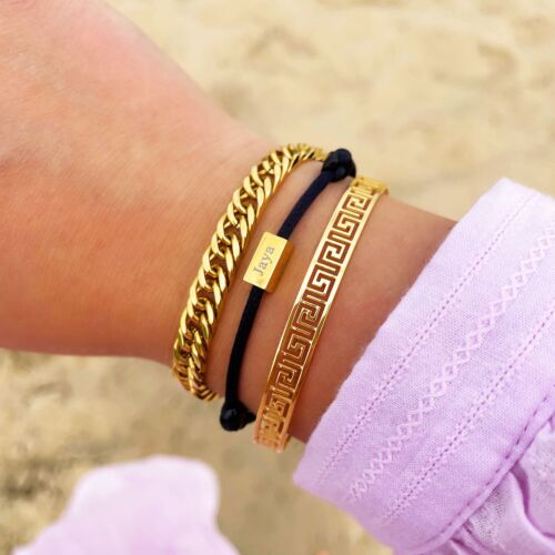 gouden armbanden met gravering