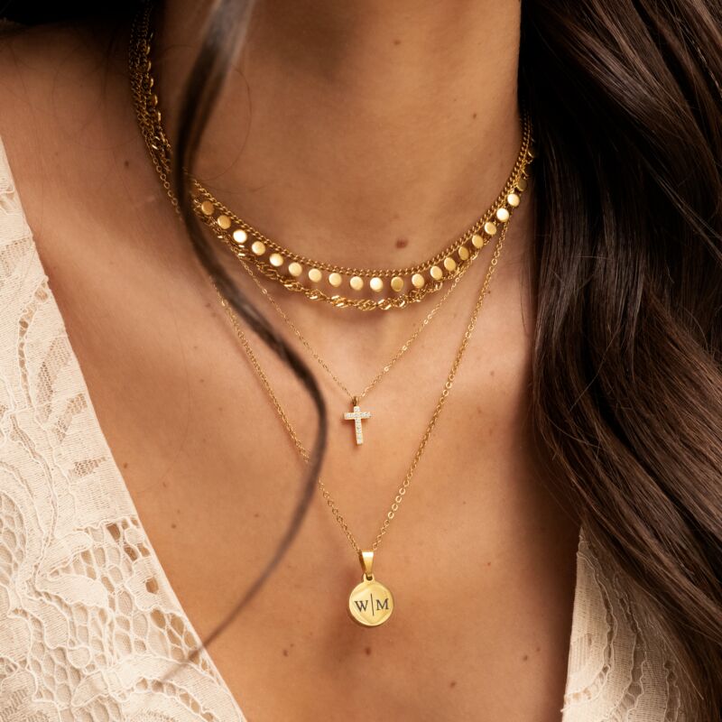 Gouden necklace layer met kruisketting