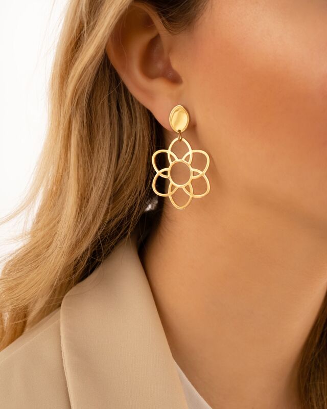 Statement flower earrings goldplated