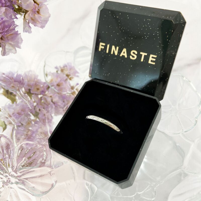 Zilveren ring met print in doosje