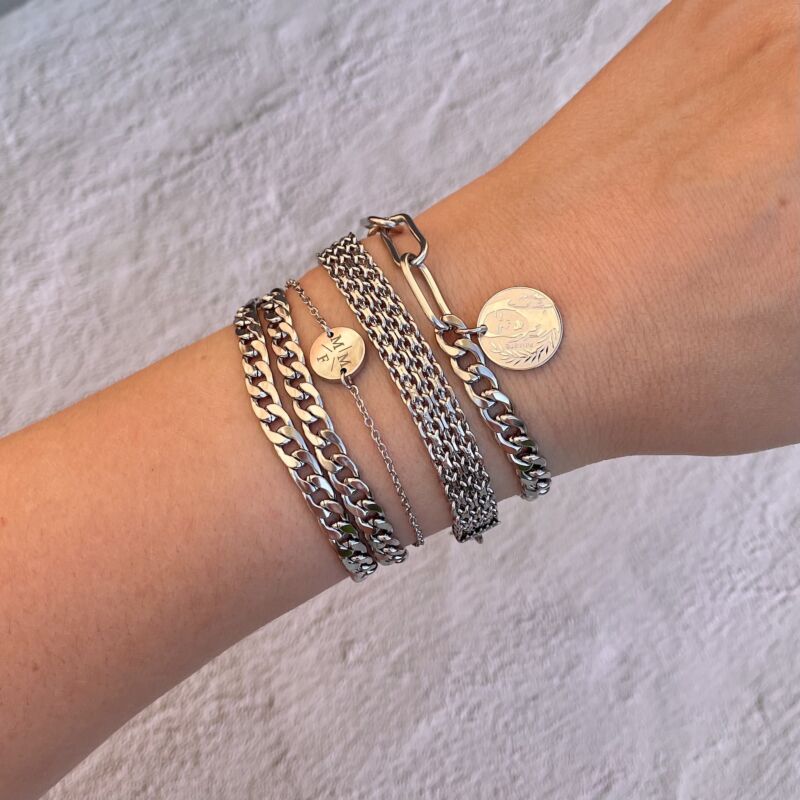 Trendy armbanden in het zilver 