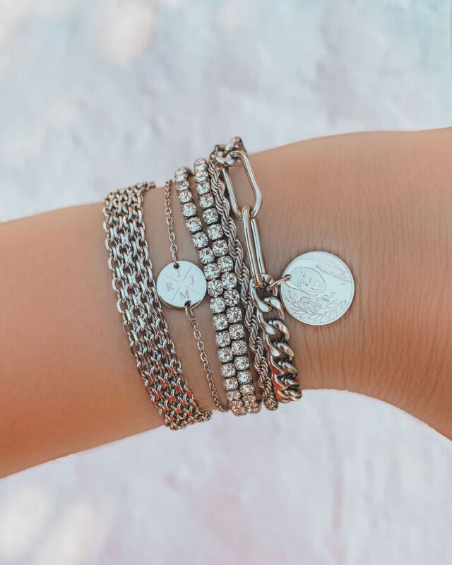 Armband 4 letters met mini coin