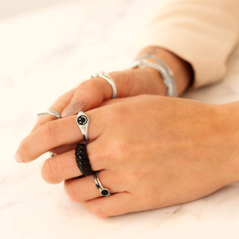 Smiley Ring Zwart
