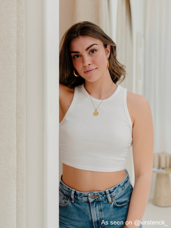 Influencer draagt ketting sterrenhemel