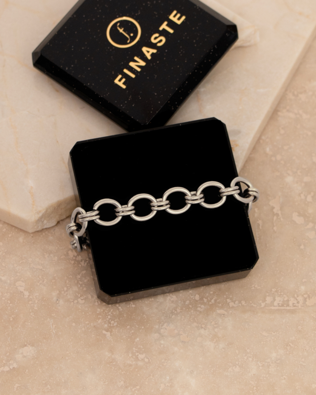 Zilveren statement armband