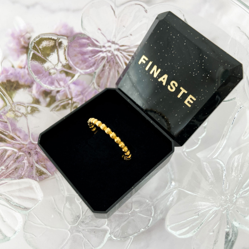 Mooie ring in een sieradendoosje