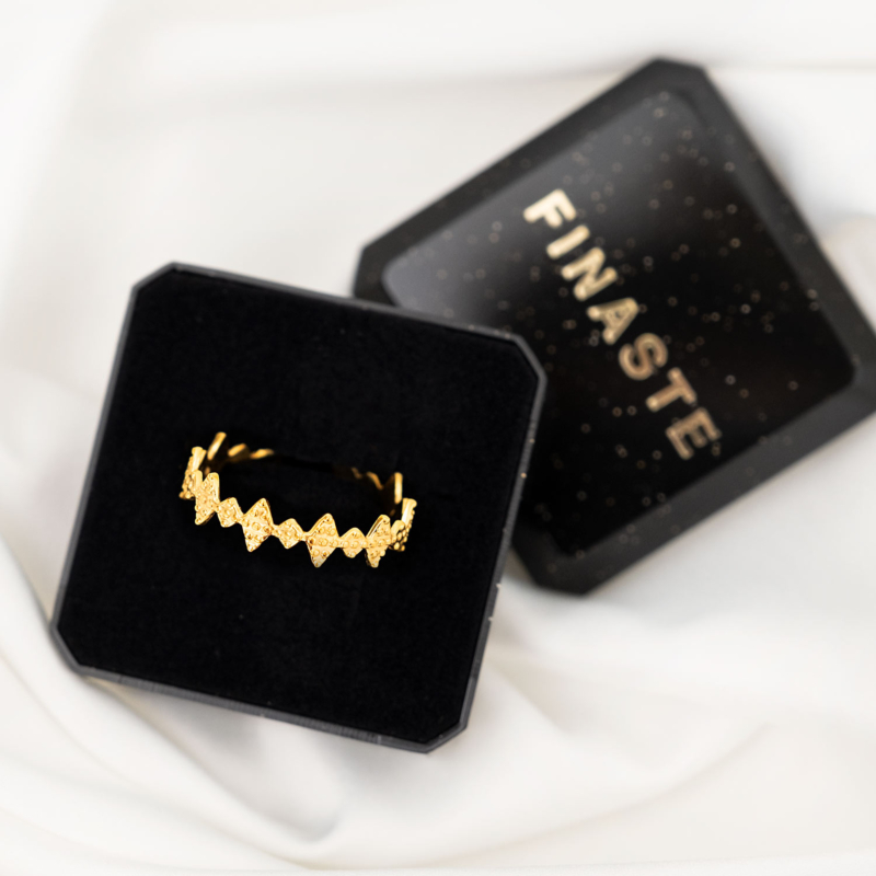 Musthave ring vintage in sieradendoosje