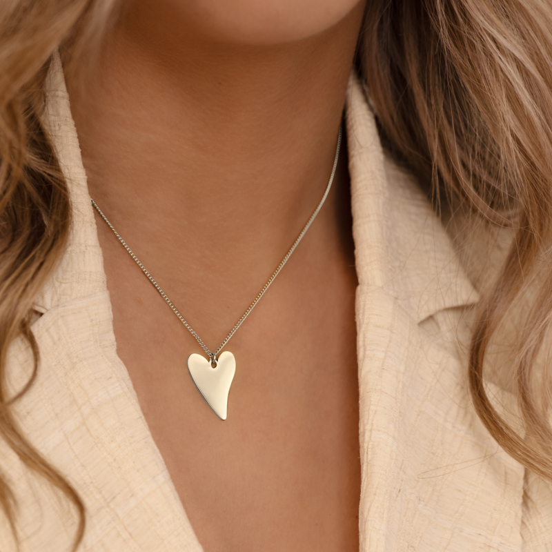 Sweet heart ketting om hals van meisje