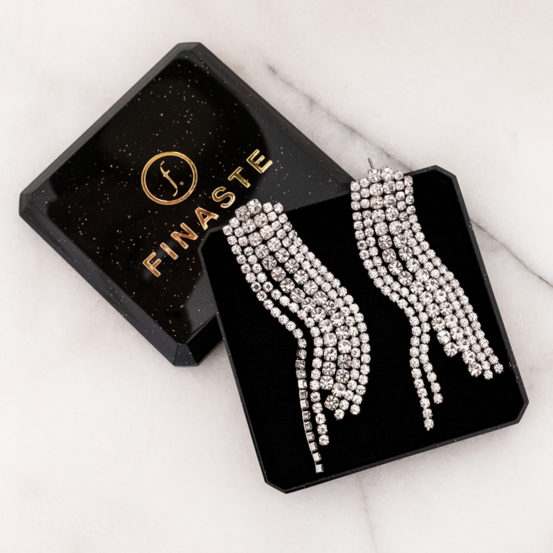 Zilveren hollywood earrings in sieradendoosje