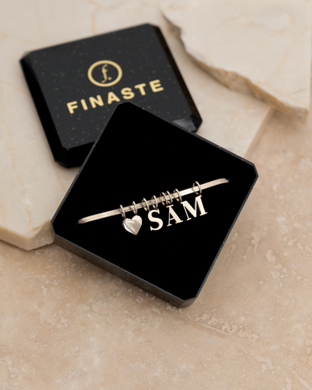 ZIlveren ketting in sieradendoosje