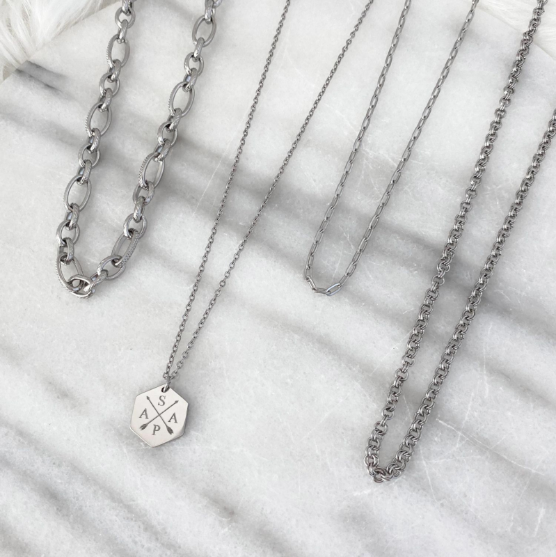 Leuke mix van kettingen op een plaatje