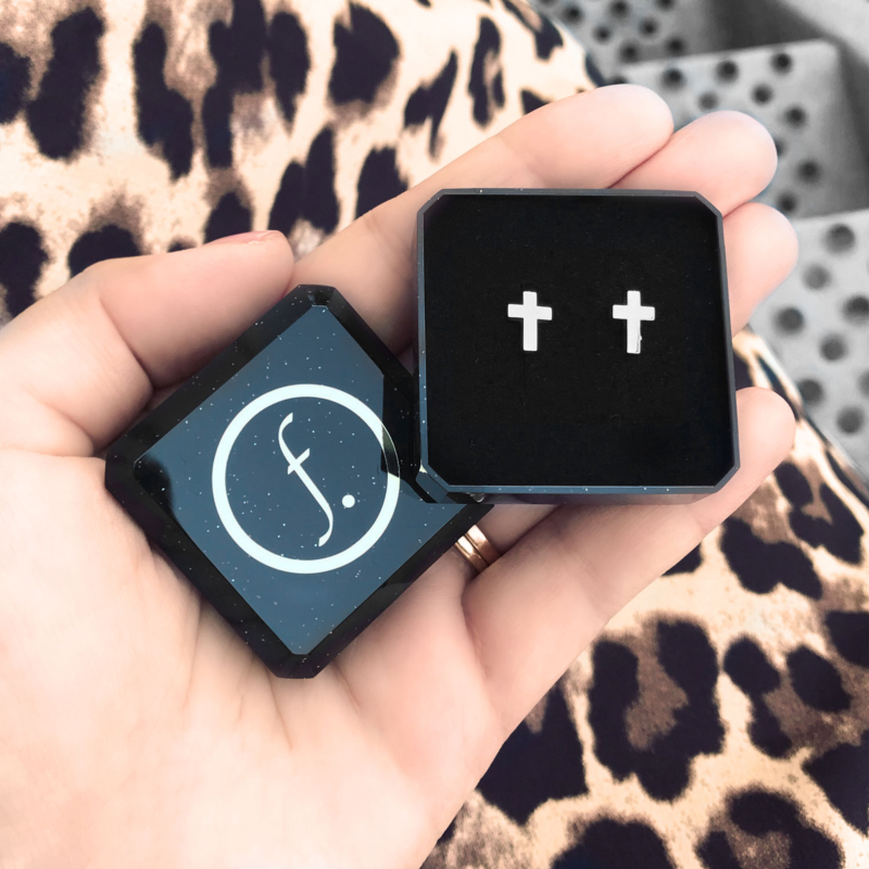 Oorbellen in sieradendoosje