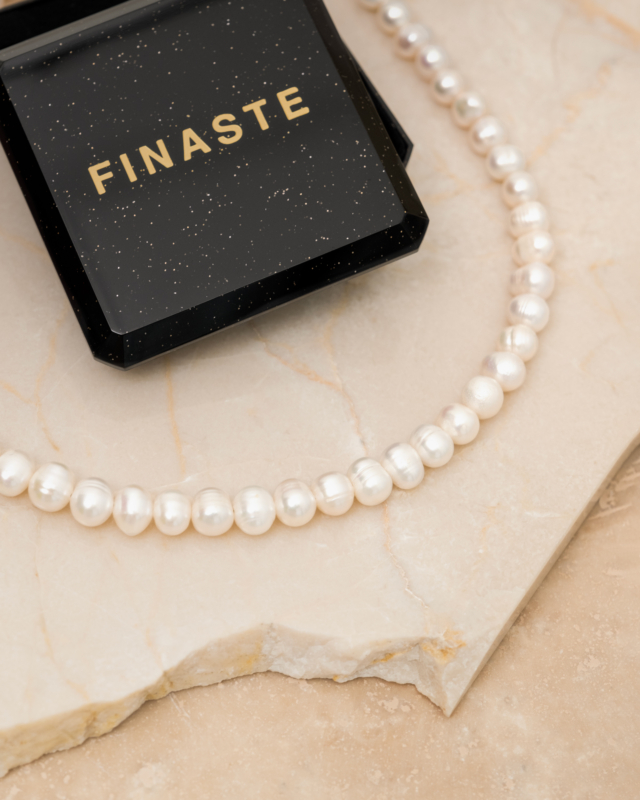 Parelketting voor dames met sieradendoosje