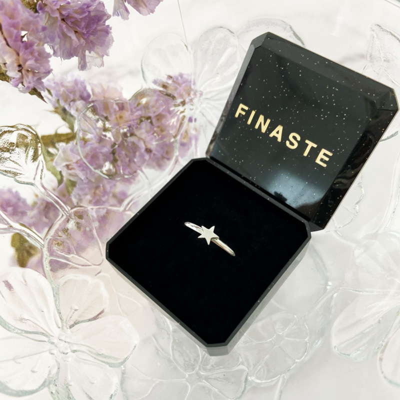Ring met ster kopen in het zilver