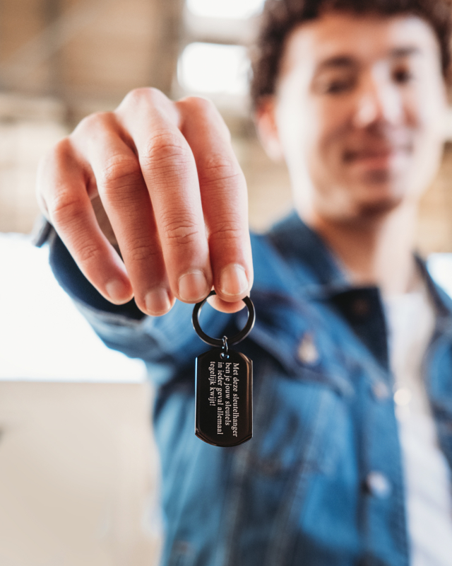 Sleutelhanger met tekst zwart