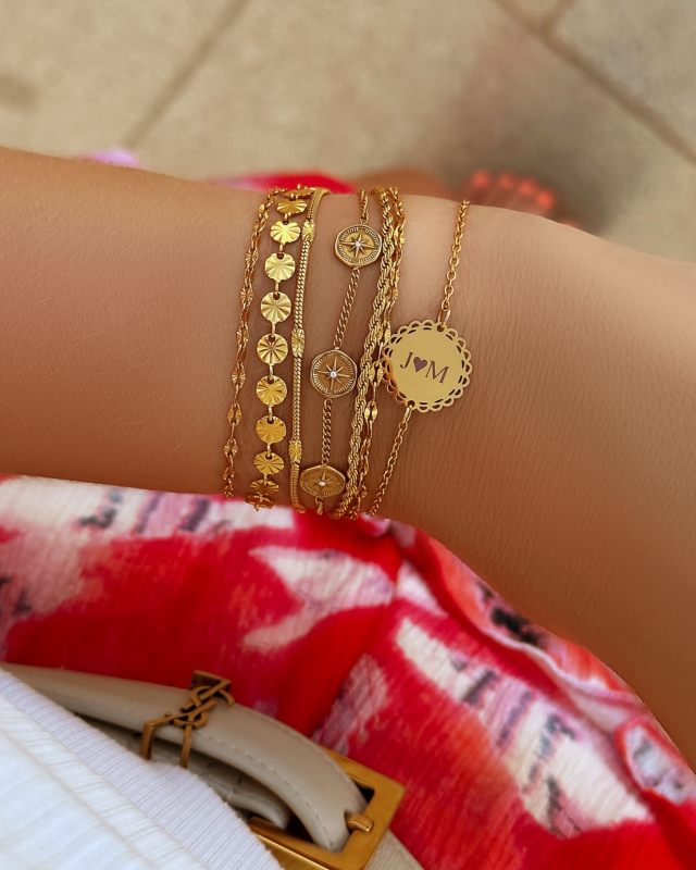 Gouden armparty in de zomer