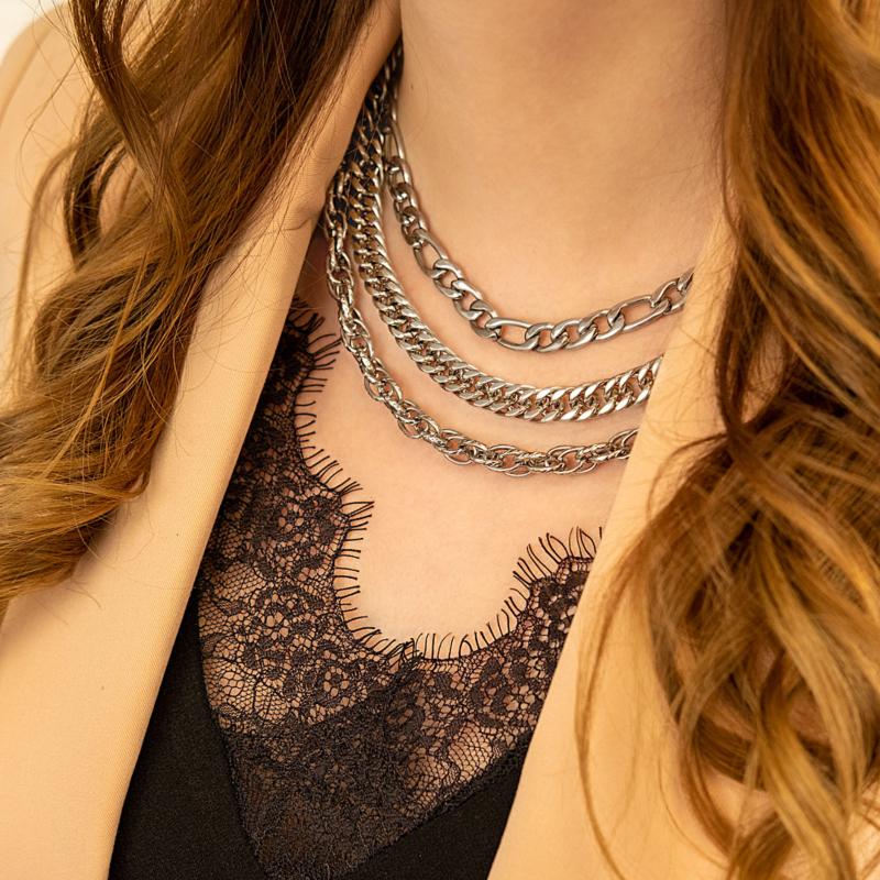 Chunky chain schakelketting gevlochten om nek