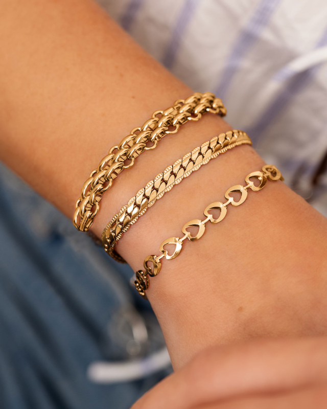 Armbanden mix in de kleur goud