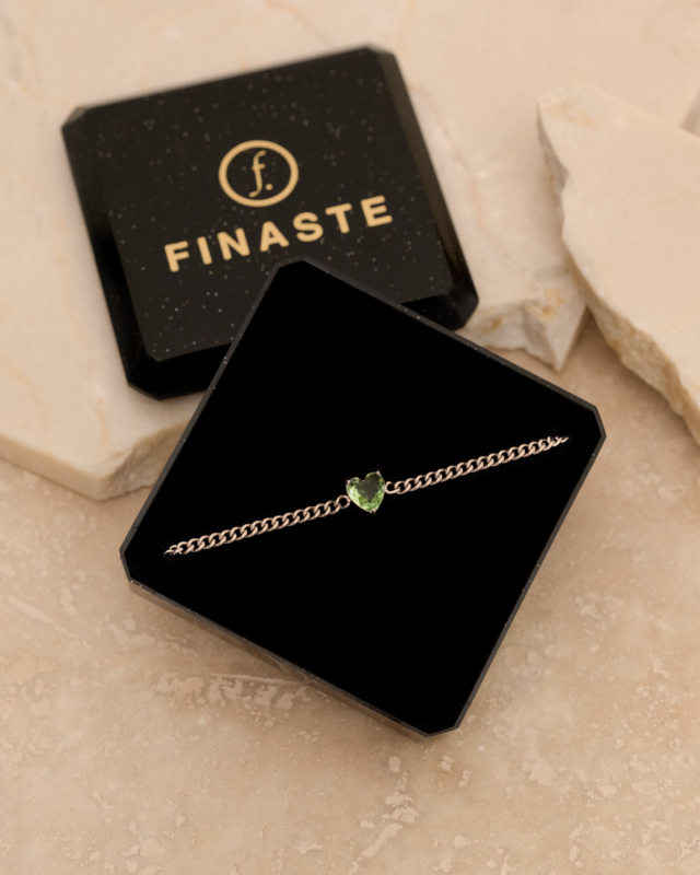 birthstone armband in sieradendoosje