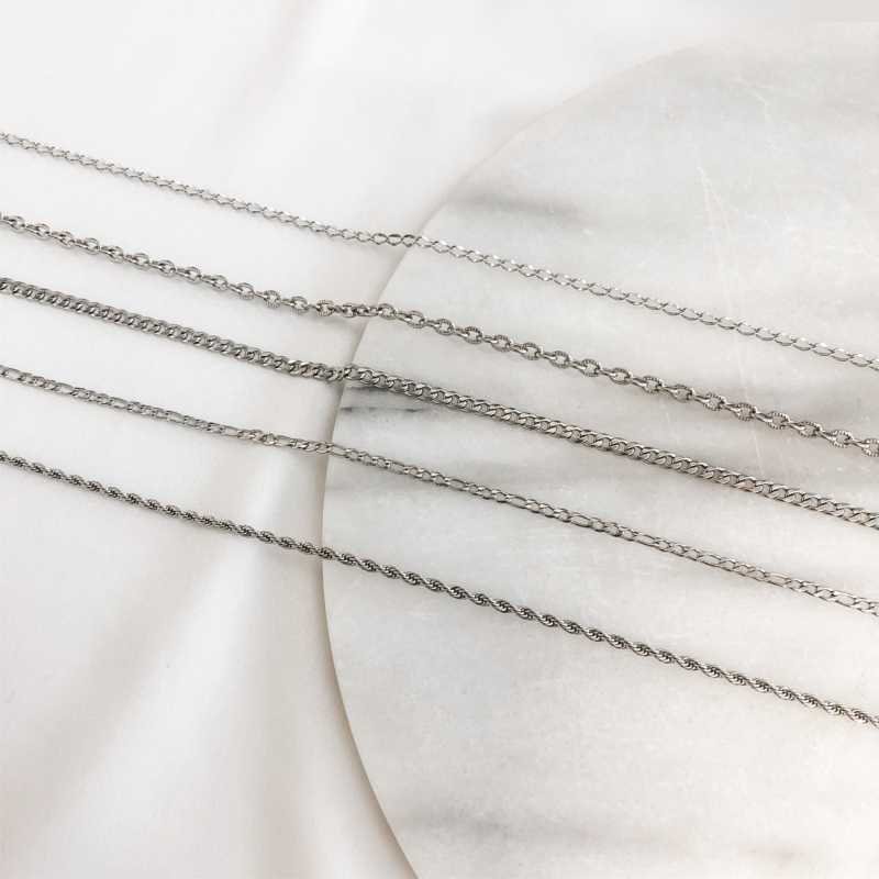 mooie zilveren kettinkjes in een basis collectie 