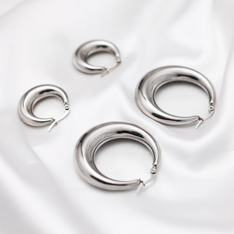 Zilveren creolen in twee soorten