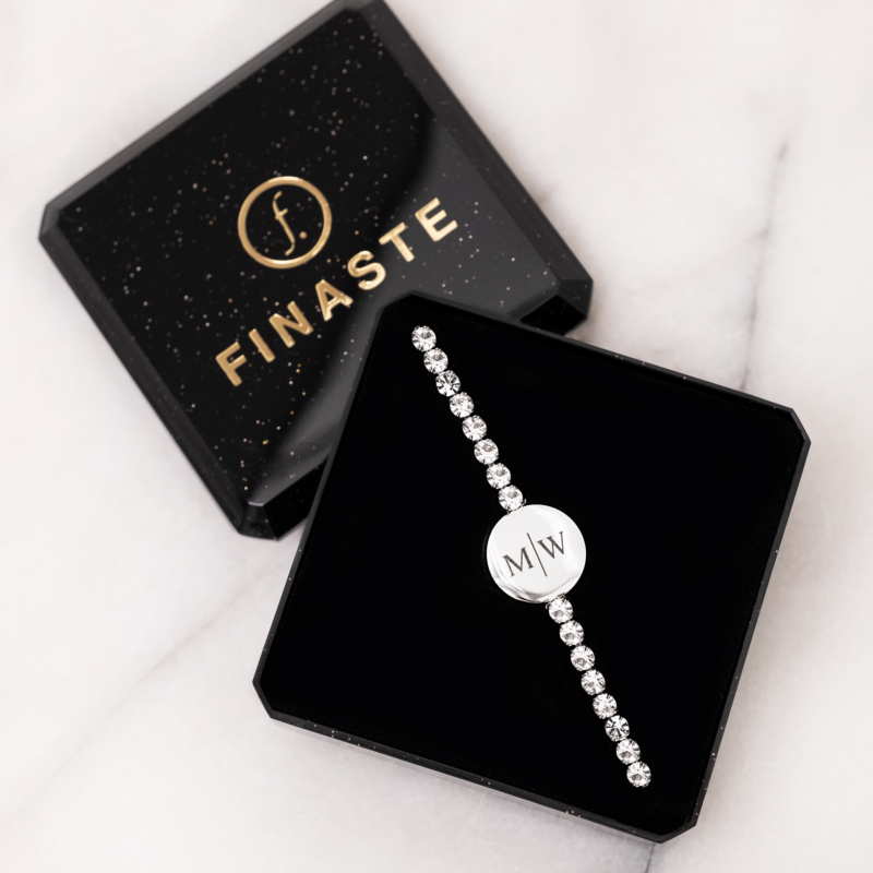 Zilveren graveerbare tennis armband in sieradendoosje