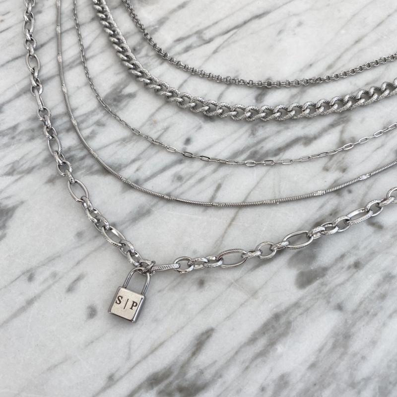 Leuke mix van zilveren kettingen om te kopen