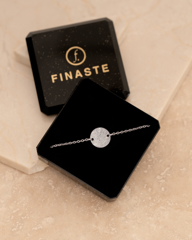 Zilveren vingerafdruk armband