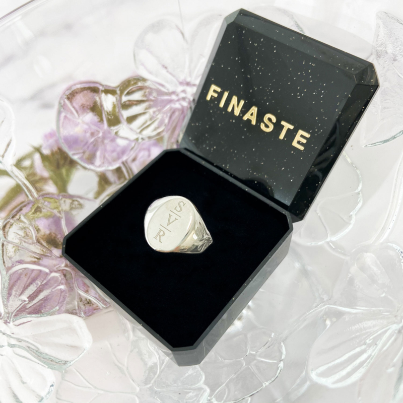 Shop de zegelring met drie initialen in het zilver