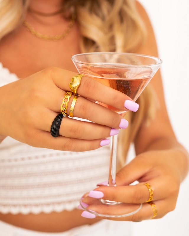 Gouden ringparty met zwarte details