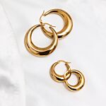 Trendy hoops op een satijnen achtergrond