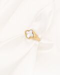 Gouden ring met parelmoer klavertje