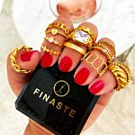 Gouden ringparty om vingers