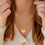 Mooie hartjes ketting om de hals voor een trendy look