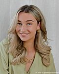 Gouden schakelketting bij model
