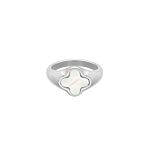 Zilveren ring met parelmoer klavertje