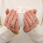 Mooie ringen om de hand voor een complete look