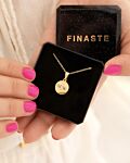 Twee initialen ketting in sieradendoosje