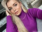 Influencer draagt tennis ketting