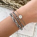 Zilveren schakelarmbandjes gecombineerd met elkaar
