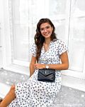 Influencer draagt zilveren sieradenset van Finaste