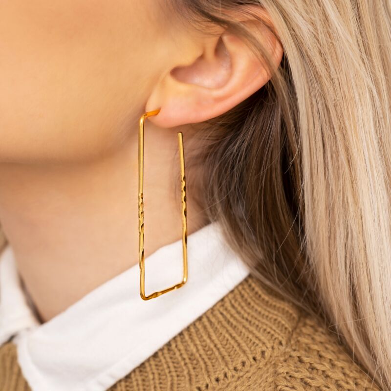 Long statement earrings goudkleurig