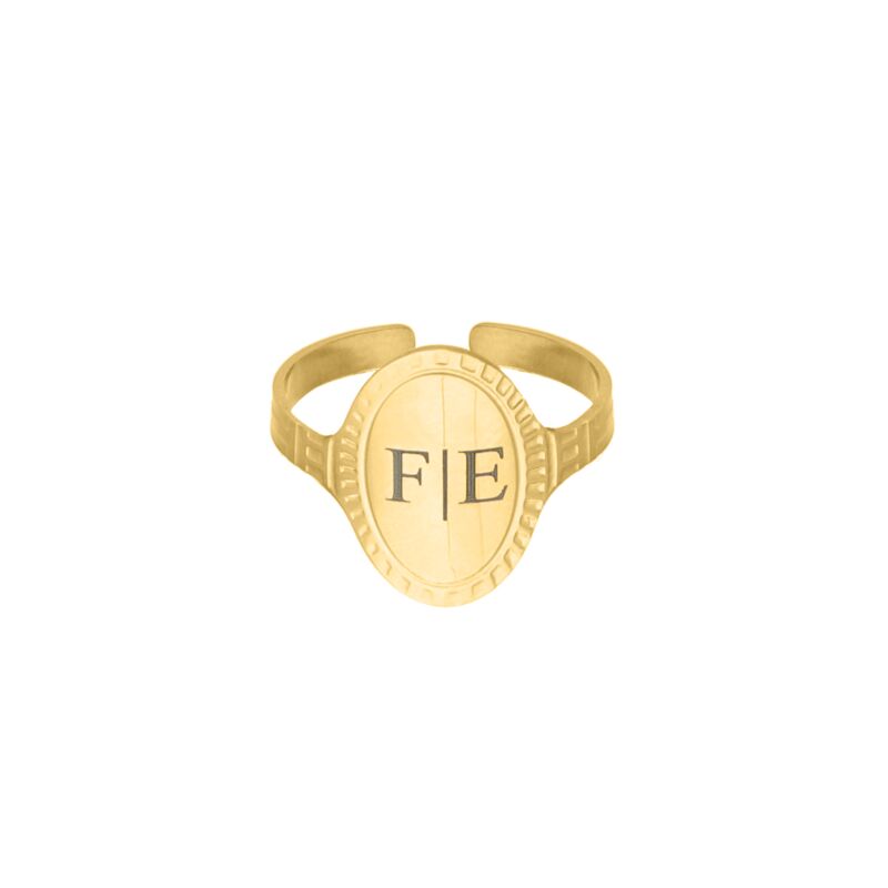Verstelbare initial ring vintage goudkleurig