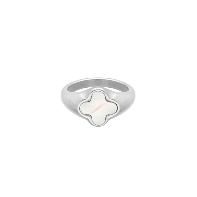 Zilveren ring met parelmoer klavertje
