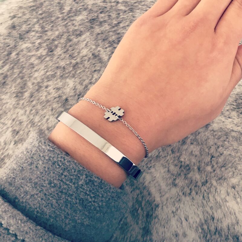 Zilveren hashtag armband gecombineerd met zilveren bangle