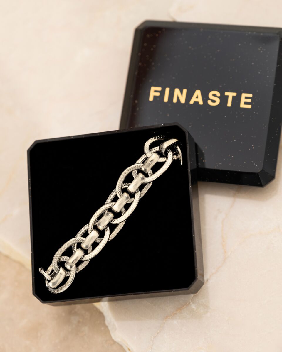 Extra chunky chain armband in sieradendoosje
