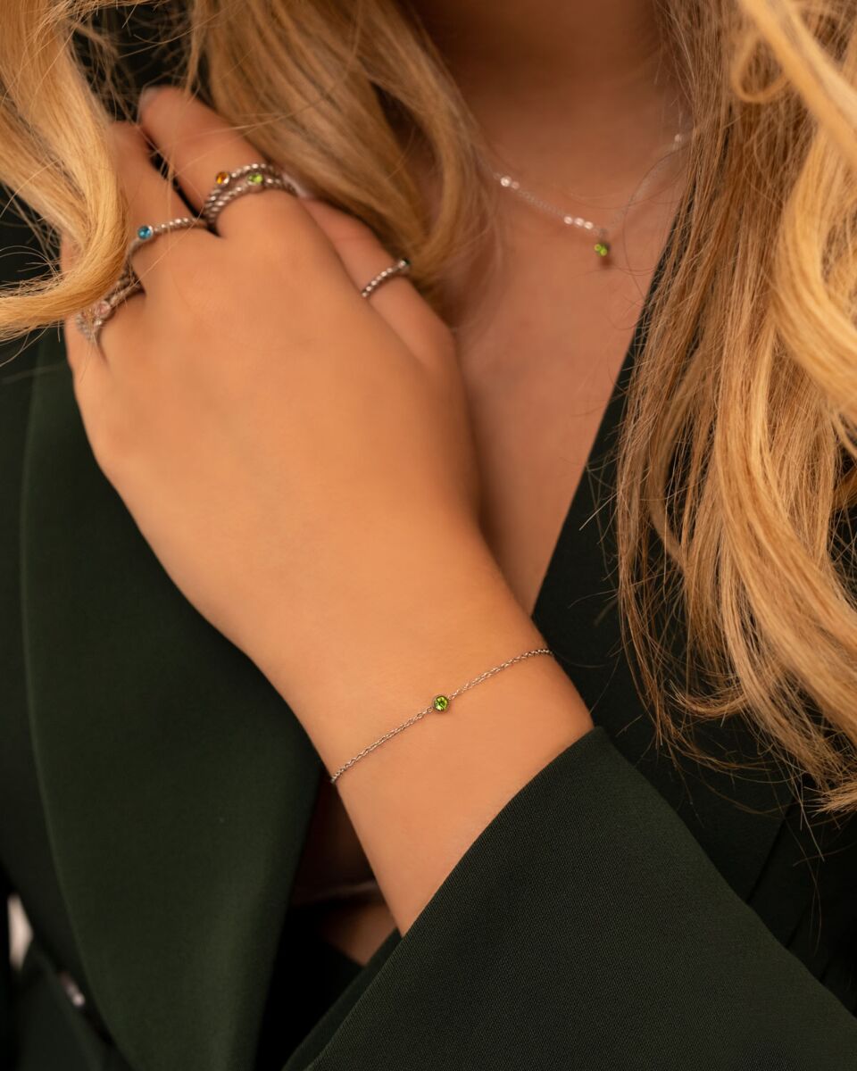 Zilveren armband birthstone om pols
