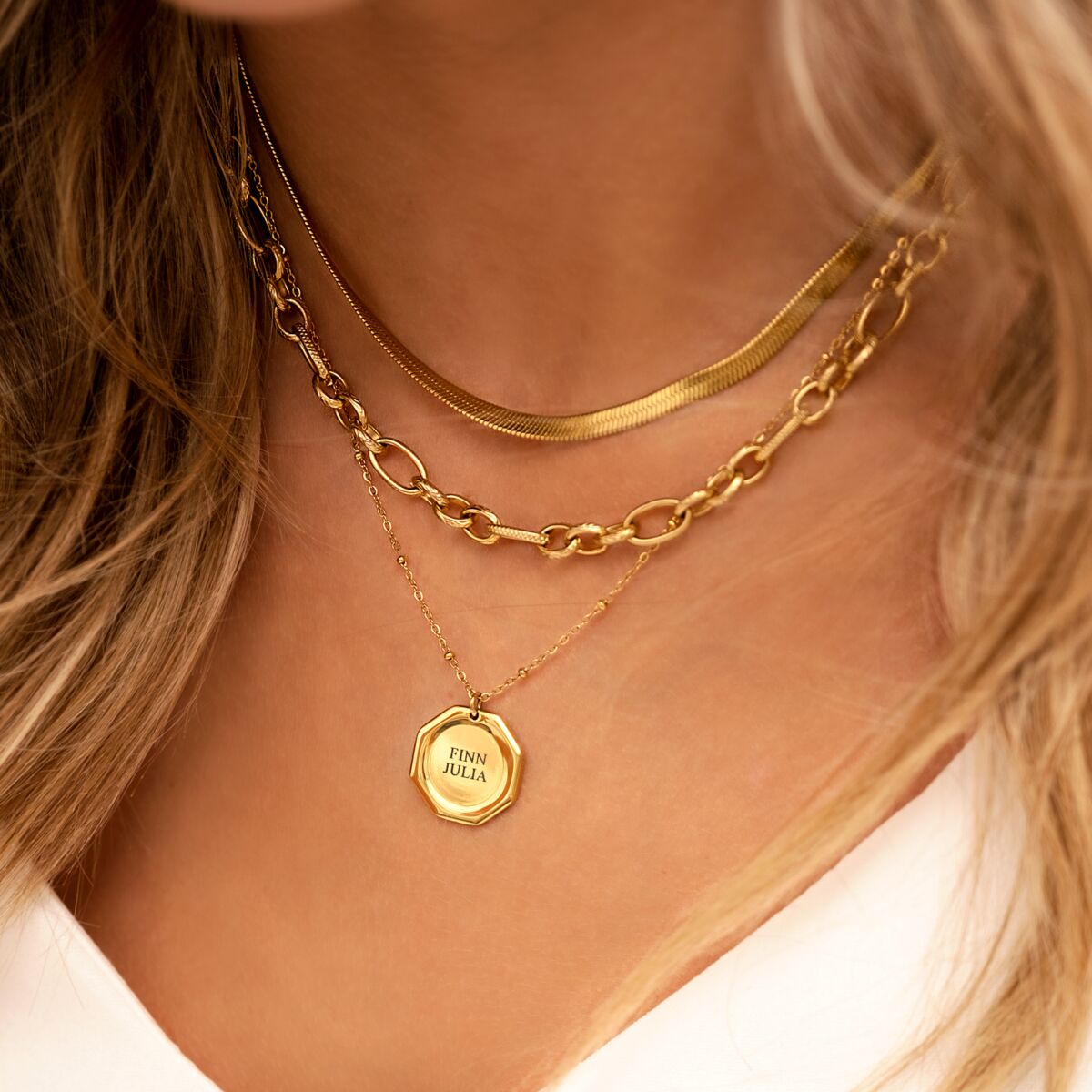 Gouden kettingen mix bij model