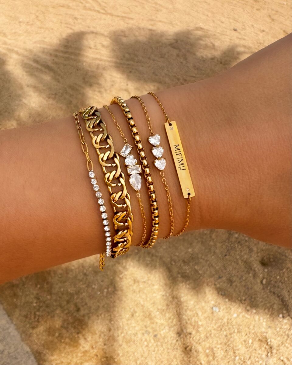 Graveerbare bar armband met steentjes goudkleurig