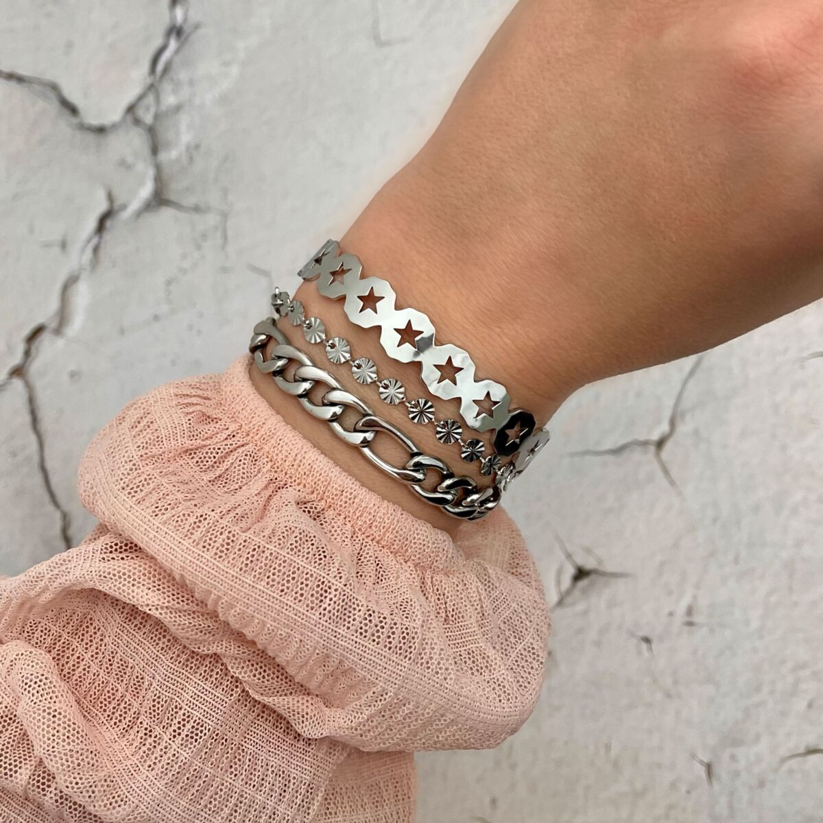 Mooie set met armbanden voor een trendy look om te kopen